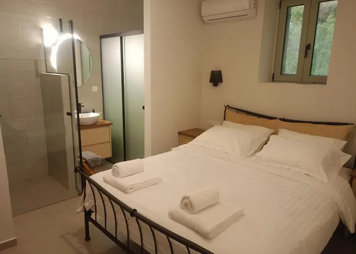 Aloni Retreat